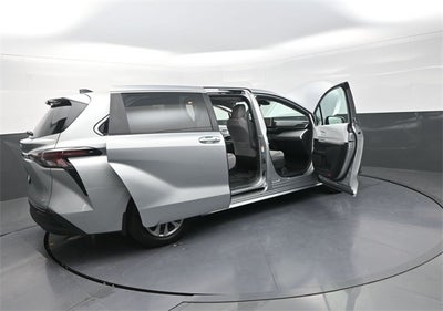 2025 Toyota Sienna LE 8 Passenger