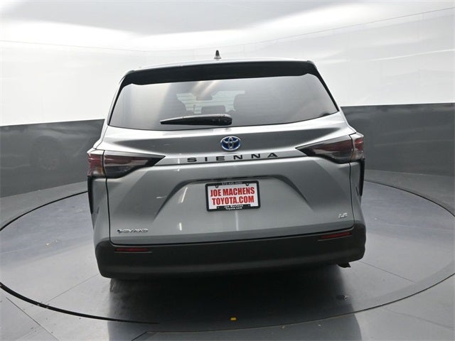 2025 Toyota Sienna LE 8 Passenger