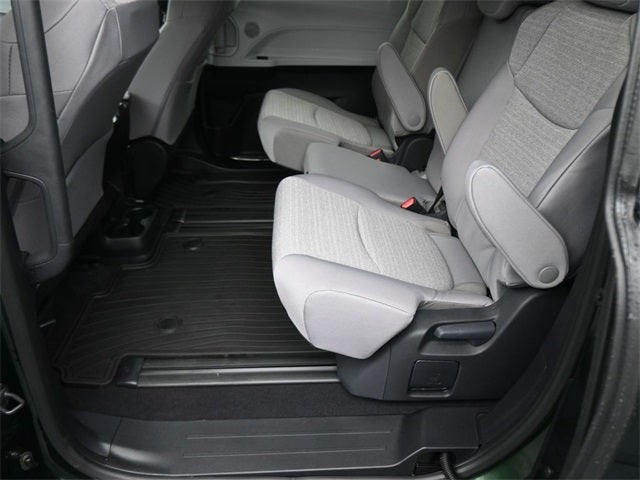 2026 Toyota Sienna LE 8 Passenger