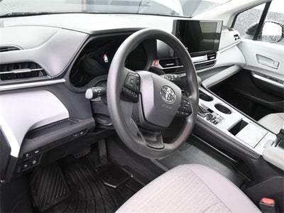 2026 Toyota Sienna LE 8 Passenger