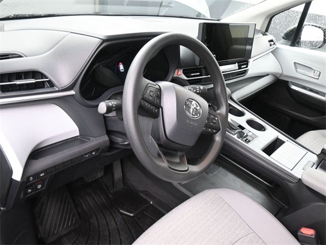 2026 Toyota Sienna LE 8 Passenger