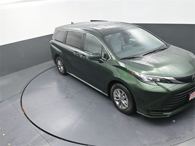 2026 Toyota Sienna LE 8 Passenger