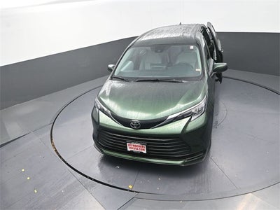 2026 Toyota Sienna LE 8 Passenger