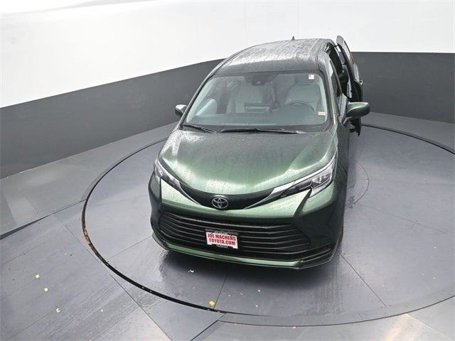 2026 Toyota Sienna LE 8 Passenger