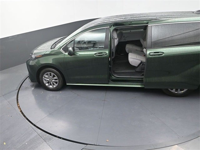 2026 Toyota Sienna LE 8 Passenger