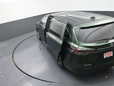 2026 Toyota Sienna LE 8 Passenger