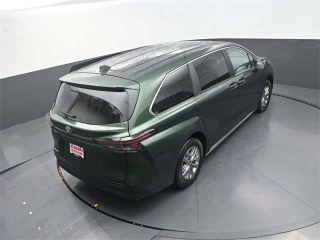 2026 Toyota Sienna LE 8 Passenger