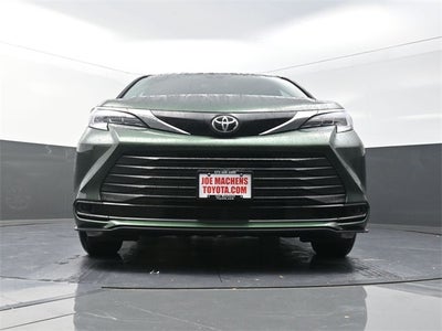 2026 Toyota Sienna LE 8 Passenger