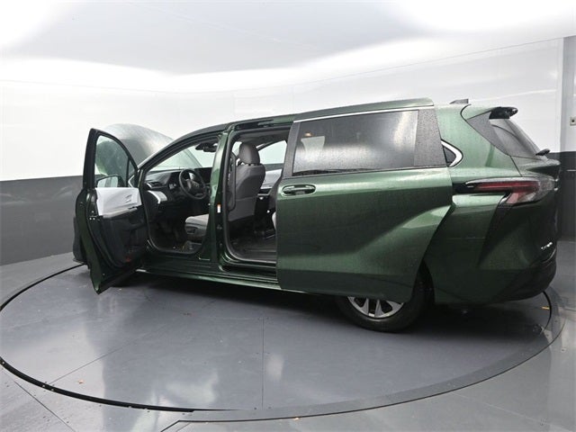 2026 Toyota Sienna LE 8 Passenger