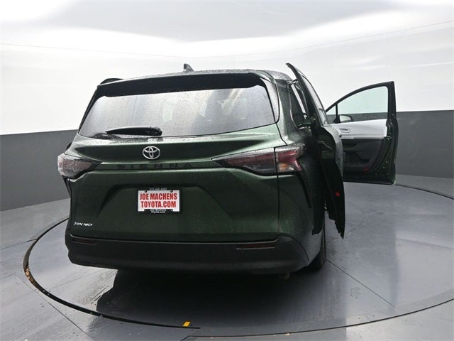 2026 Toyota Sienna LE 8 Passenger