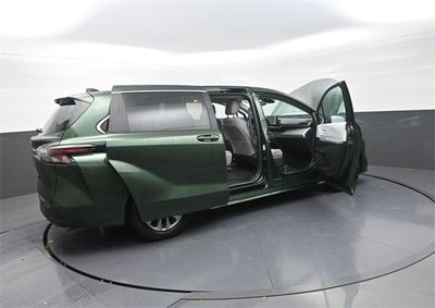 2026 Toyota Sienna LE 8 Passenger