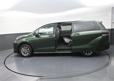 2026 Toyota Sienna LE 8 Passenger