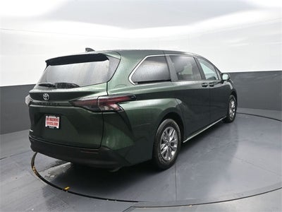 2026 Toyota Sienna LE 8 Passenger