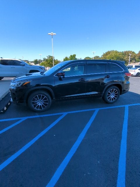 2017 Toyota Highlander SE