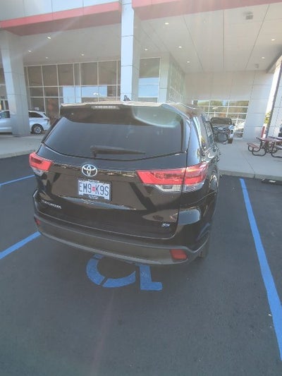 2017 Toyota Highlander SE