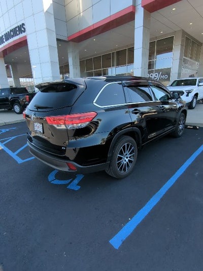 2017 Toyota Highlander SE