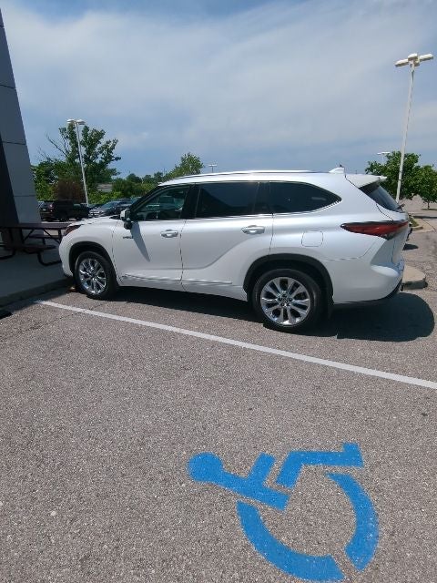 2021 Toyota Highlander Hybrid Limited