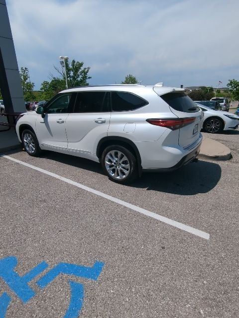 2021 Toyota Highlander Hybrid Limited