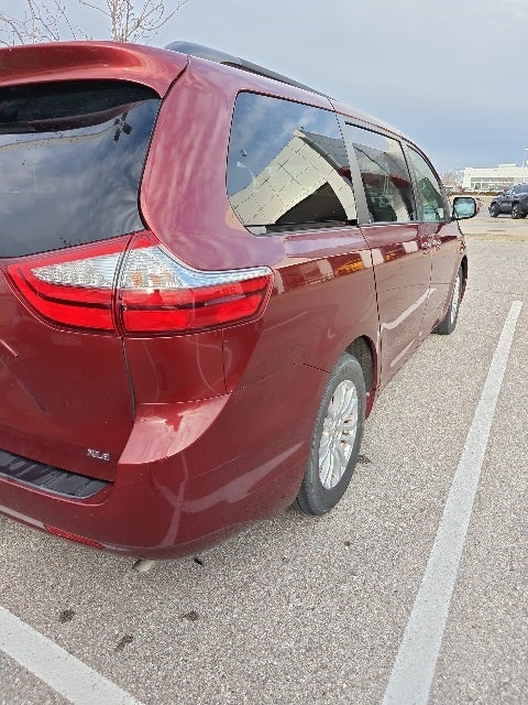 2016 Toyota Sienna XLE 7 Passenger