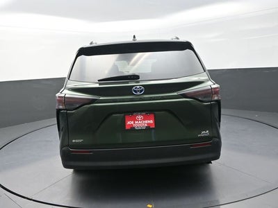 2024 Toyota Sienna XLE