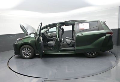 2024 Toyota Sienna XLE