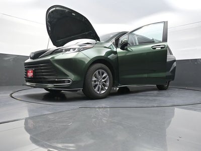 2024 Toyota Sienna XLE