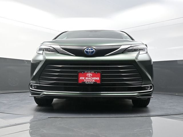 2024 Toyota Sienna XLE