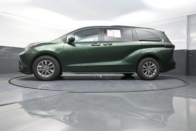 2024 Toyota Sienna XLE