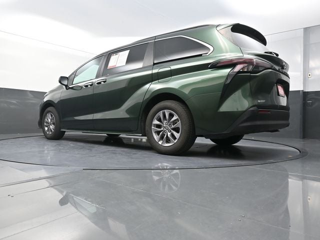 2024 Toyota Sienna XLE
