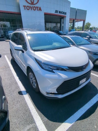2021 Toyota Sienna XLE 7 Passenger