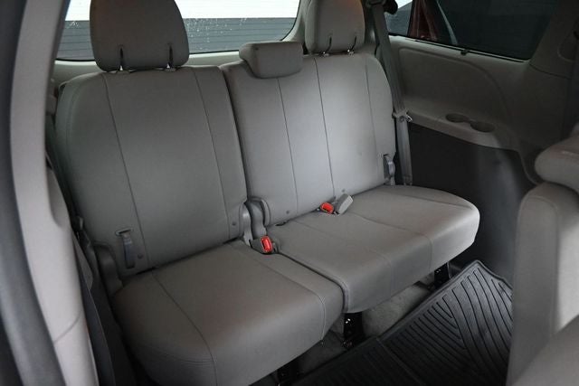 2018 Toyota Sienna XLE 8 Passenger
