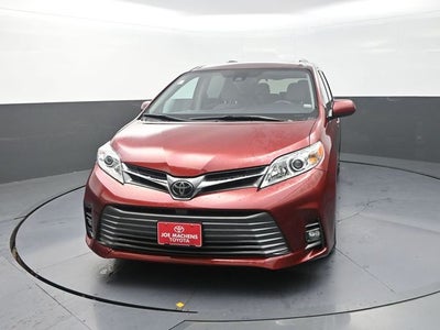 2018 Toyota Sienna XLE 8 Passenger