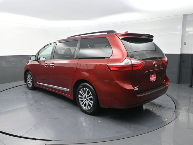 2018 Toyota Sienna XLE 8 Passenger