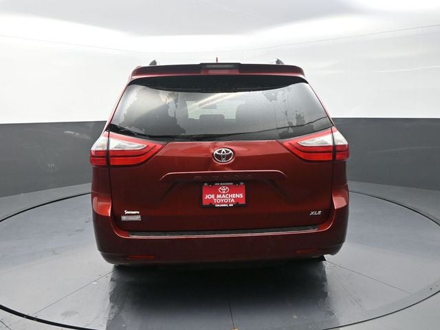 2018 Toyota Sienna XLE 8 Passenger