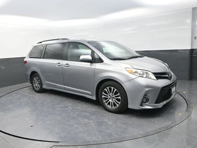 2018 Toyota Sienna XLE 8 Passenger