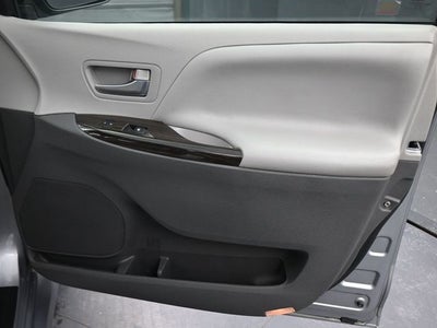 2018 Toyota Sienna XLE 8 Passenger