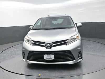 2018 Toyota Sienna XLE 8 Passenger