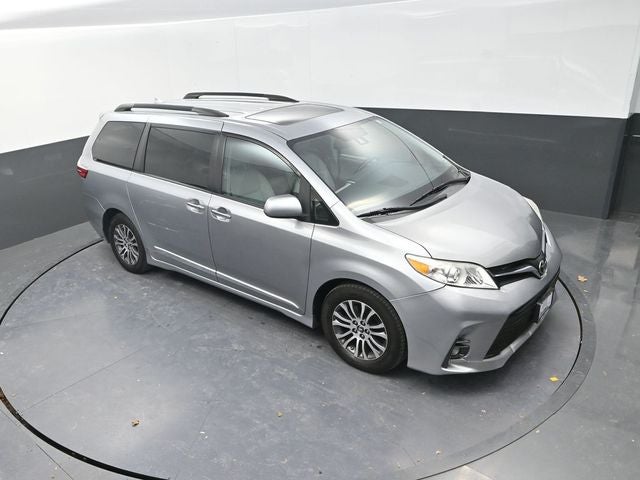 2018 Toyota Sienna XLE 8 Passenger