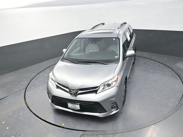 2018 Toyota Sienna XLE 8 Passenger