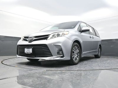 2018 Toyota Sienna XLE 8 Passenger
