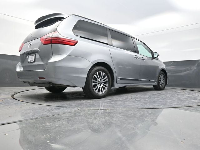 2018 Toyota Sienna XLE 8 Passenger
