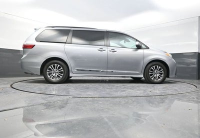 2018 Toyota Sienna XLE 8 Passenger