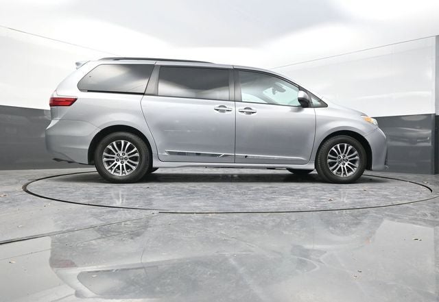 2018 Toyota Sienna XLE 8 Passenger
