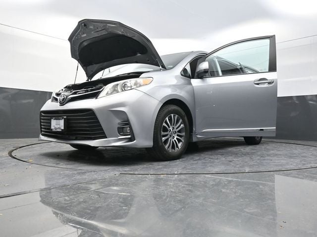2018 Toyota Sienna XLE 8 Passenger