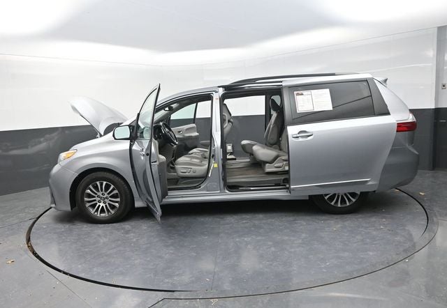 2018 Toyota Sienna XLE 8 Passenger