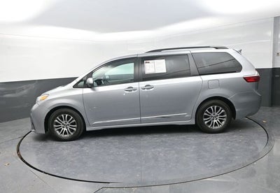 2018 Toyota Sienna XLE 8 Passenger