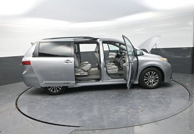 2018 Toyota Sienna XLE 8 Passenger