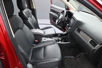 2020 Mitsubishi Outlander SE