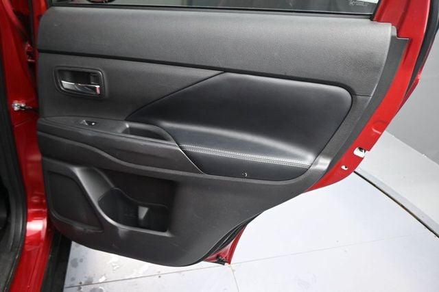 2020 Mitsubishi Outlander SE