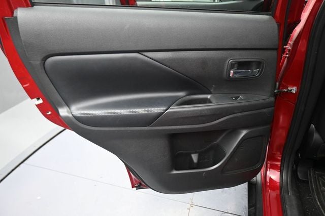 2020 Mitsubishi Outlander SE